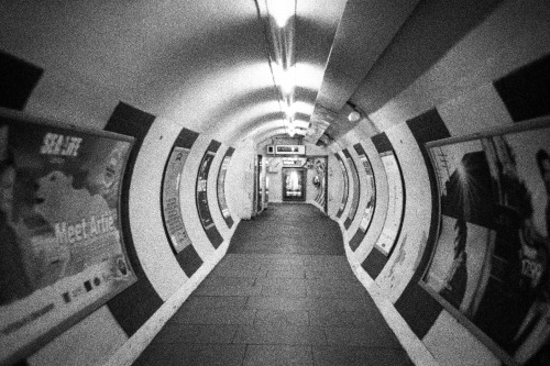 lostpolaroids:Tube Tunnels - via. Flickr/Romain Sylvestre