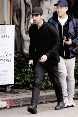  Joe Jonas out and about on Melrose Place