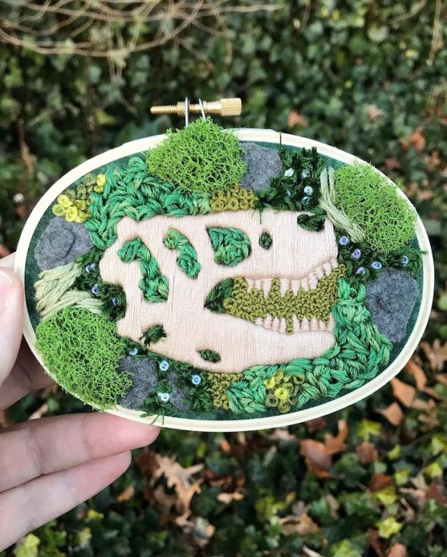 escapekit:Embroidered Fossils North Carolina-based self-taught artist Rachel Crisp