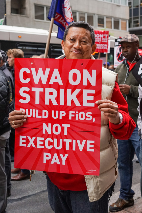 activistnyc:#StandUpToVerizon #VerizonStrike: Thousands of Verizon workers on strike marched on Wa