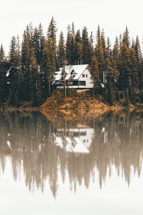 autumnalstars:Emerald Lake by Zackk Barazowski