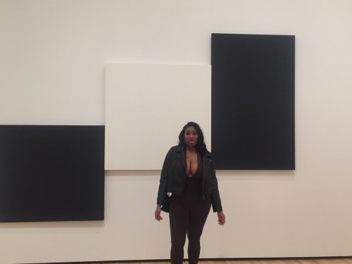 deebott:  whitegirlsaintshit:  museum date ft. titties  Olive.  How fucking dare you