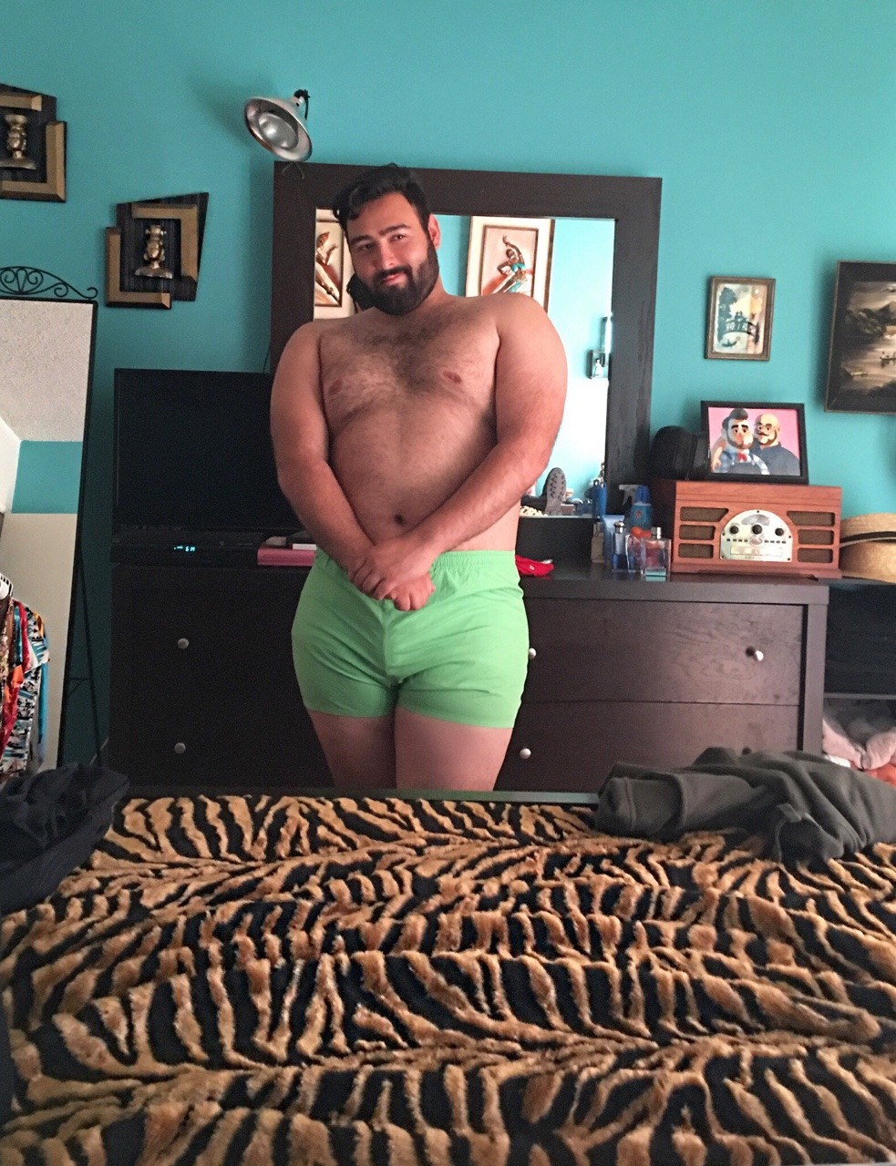 atomictantrum:  Moy modeling my swim shorts!@quesofresc0