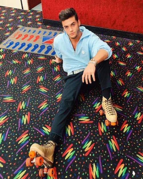 punishmedolans: @graysondolan: Swipe if you wanna see how I ended up on the floor