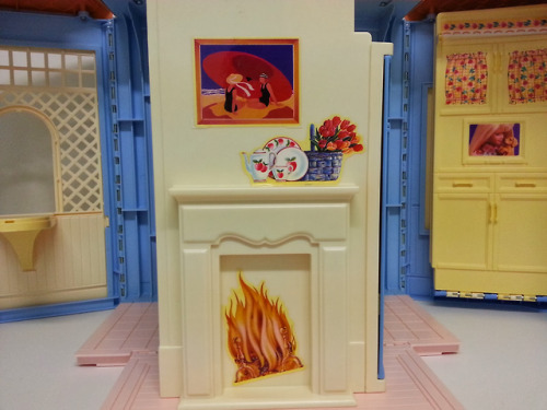 fyretrobarbie:Barbie Family House (1998)