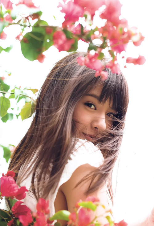 voz48reloaded:  Yamada Nana’s Graduation Memorial Photobook「Yamada Nana 4+3=7」