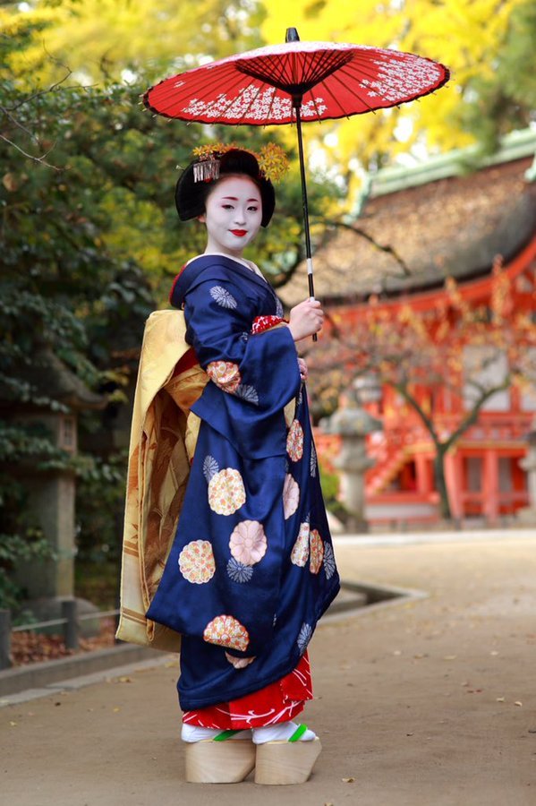 Ichimari as a senior maiko (source). She is now a... - A blog about the ...