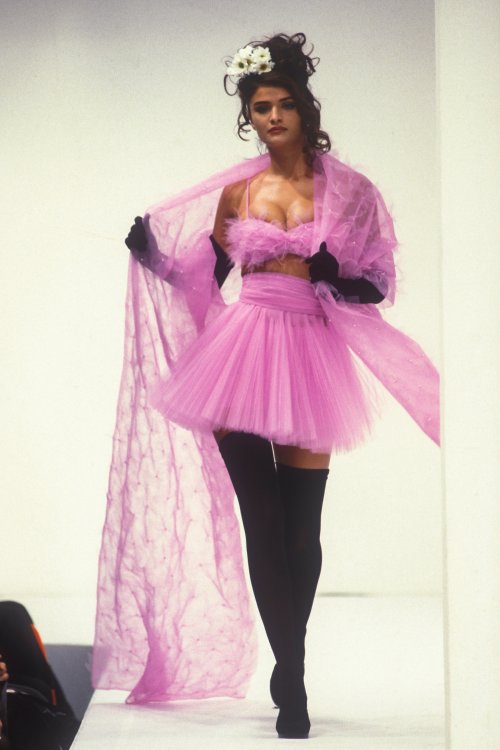 theoriginalsupermodels: Dolce & Gabbana - Spring 1992 RTW