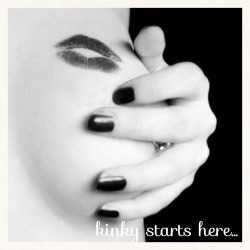 bumfinger:  kinkystartshere:  Kinkystartshere.tumblr.com   Damn that’s a hot photo!