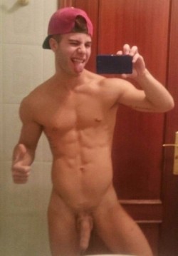 2hot2bstr8:  THIS GUY IS SO FUCKING HOT!!!!!!!!!! Omg…..