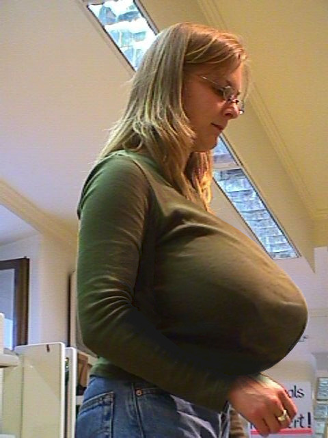 cowlgirl:  bigtit78:  tumblr batch upload bloadr.com (FB)  Where can I find this girl 