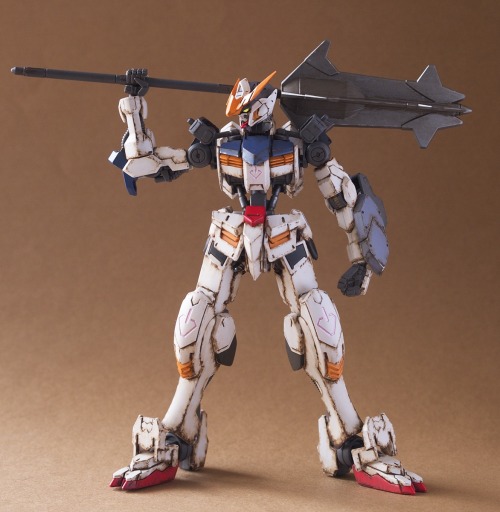 ghostjetshell:  HG 1/144 Gundam Barbatos Heavy Weathered: Good Paint Job Photo Review No.10 Hi Res I