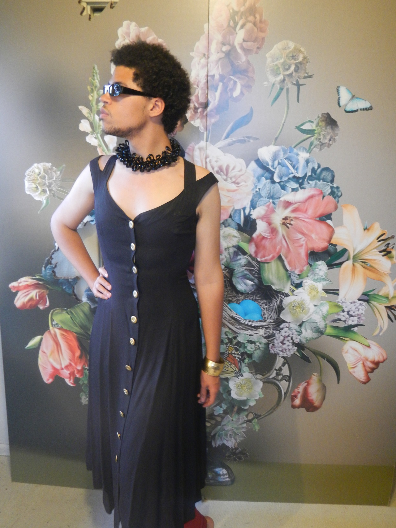 marfmellow:  eclipsed-wren:  This look is entirely of my mama. Upon seeing the strawberry