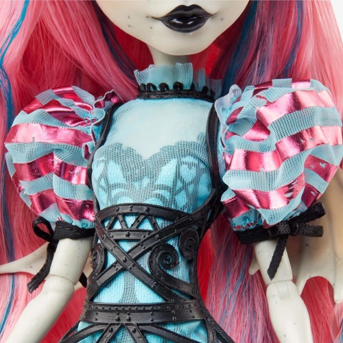Babe Wake Up New Skullectors Doll Just Dropped