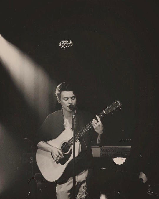Secret London Show (via s.cristinaa)