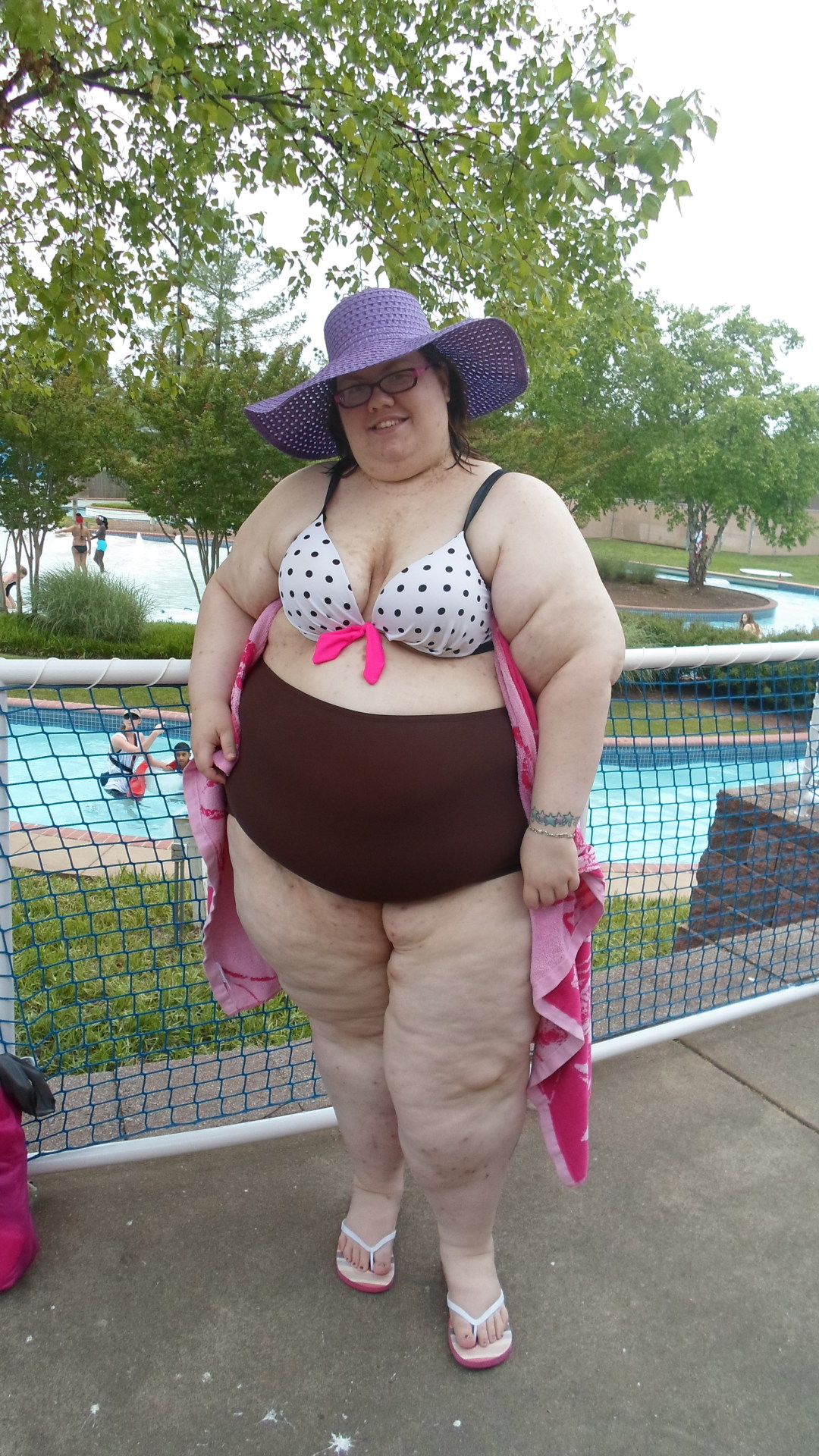 auroras-muse:  Unedited photos of me at the waterpark in my fatkini!  