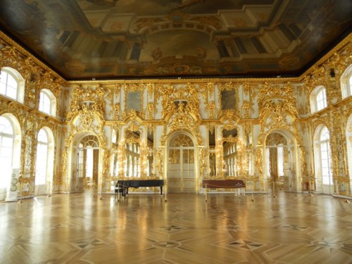 rococo-girls-shrine:  liebe-histoire:  The Catherine Palace is one of the most greatest Rococo style palace in Russia. This palace was named for Catherine I, the wife of Peter the Great. It has a stunning aqua colored facade, decorated with statues, gold