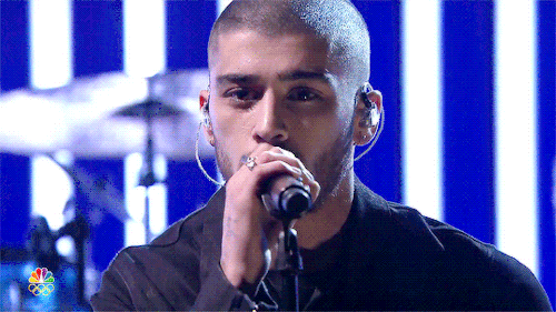 kingzayndaily:  Zayn performing “LIKE I WOULD” on The Tonight Show with Jimmy Fallon 