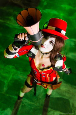 cosplayandanimes:  Mad Moxxi - Borderlands