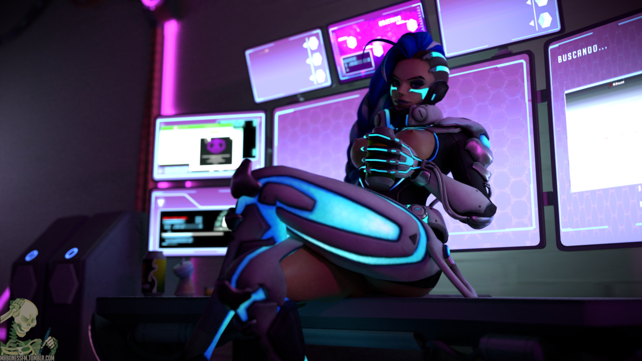 mrbonessfm: Sombra relaxing at Home. Been experimenting with a few more models so