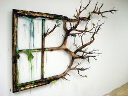 jedavu:  Artist Creates ‘Decaying’ Paintings As Visual Representation Of Neglect by Valerie Hegarty 