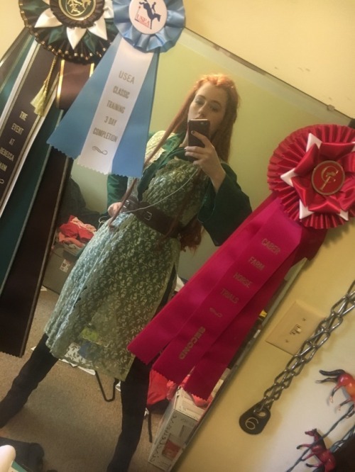 autistic-tauriel:Photos of my partially-finished Jedi Tauriel cosplay(I’m going to get twin sabers f