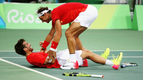 furiarojas:Marc López and Rafael Nadal | 2016 Olympic Semifinals↳ def. Daniel Nestor/Vasek Pospisil 