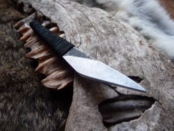 Ru-Titley-Knives:  Black Shrike Kiri.  Us 100 Lb Breaking Strain  Micro Cord Wrapped