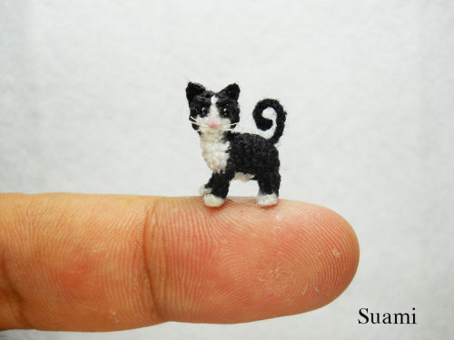 asylum-art:  Cutest Miniature Crochet Animals Eve by  Su Ami Etsy shopSu Ami are a family of five artists from Vietnam who crochet the cutest miniature animals ever. The artists sell their creations on Etsy where you can find hundreds of their miniature