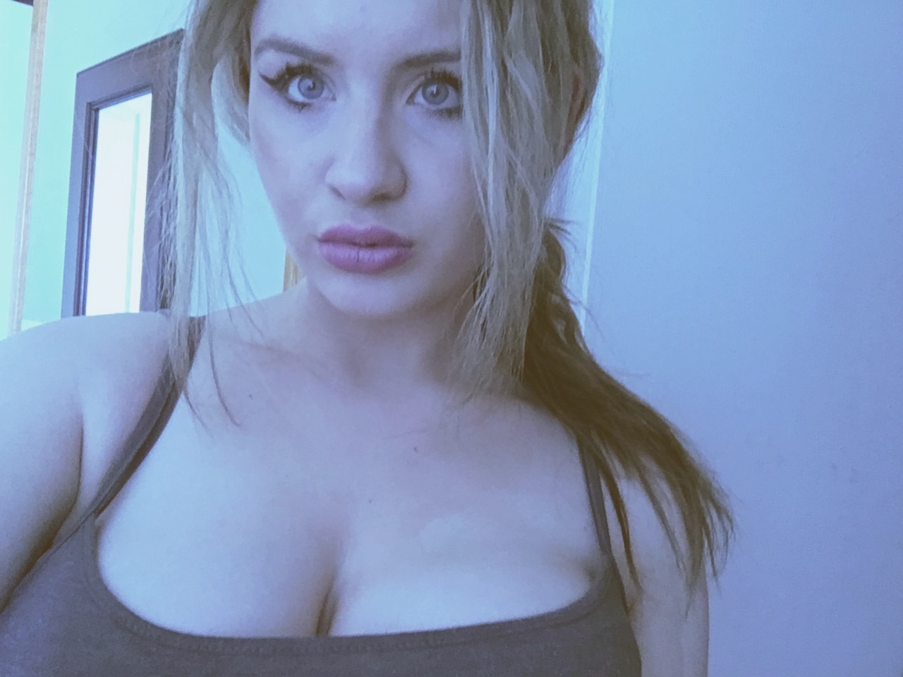 blondesquats:  stayhungry-stayfree:  blondesquats:  feeling extra thicc✨   GODDAMN
