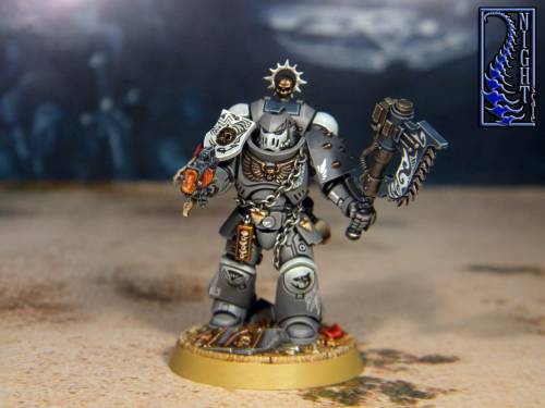 The Carcharodon Primaris Lieutenant. I planned to keep this miniature for myself, since all my previ