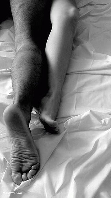 sterndaddy:  I love pics that can tell an entire story - without ever showing anything