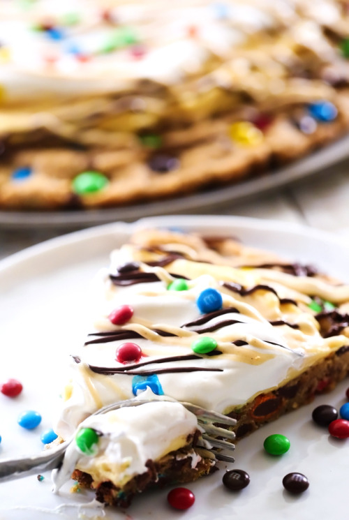 sweetoothgirl:M&M Monster Cookie Pizza Pie