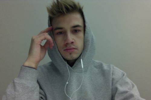 futtbucking:  all nighter in la bibliothèque 