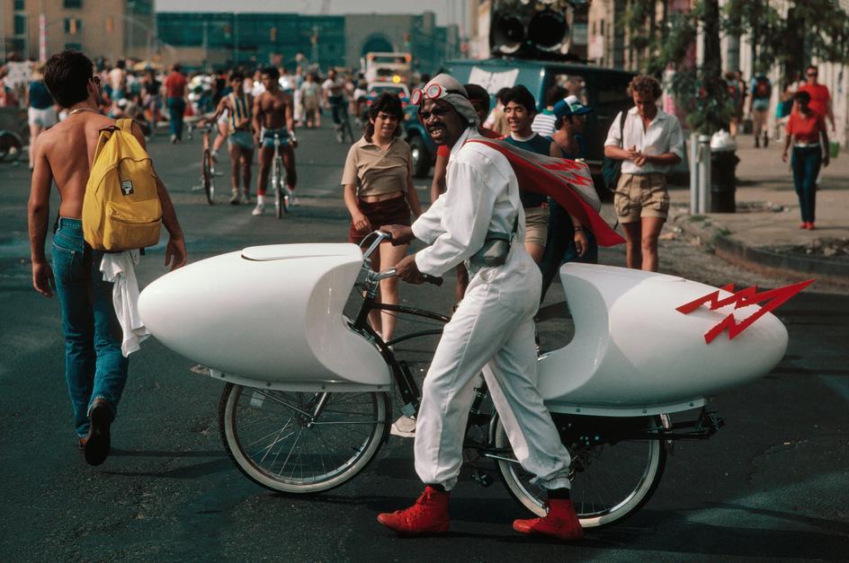 fotojournalismus:New York, 1983. Photos by Thomas Hoepker.(via moarrrmagazine)