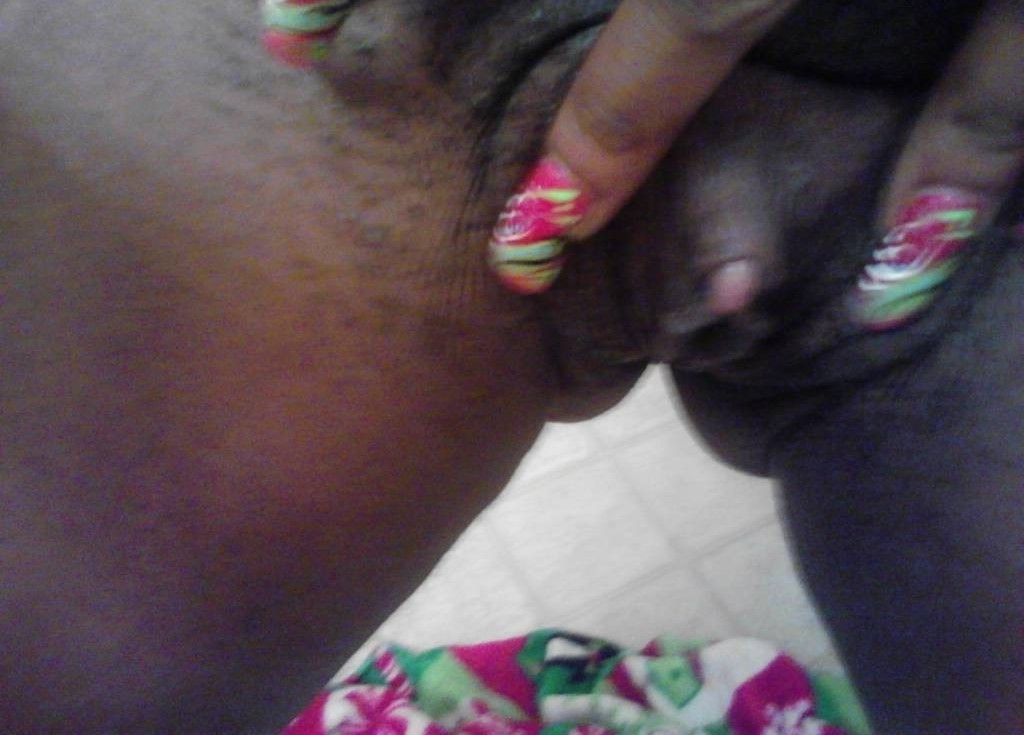 buttonstolove:  Beautiful… Ladies, your submissions are welcome… buttonstolove@yahoo.com