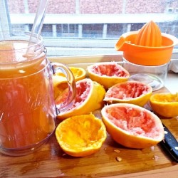 teenagehealthnut:  In the making #grapefruit #orange #freshsqueezed #vegan