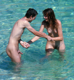         a piscina nudista http://blogzen00.tumblr.com/ 