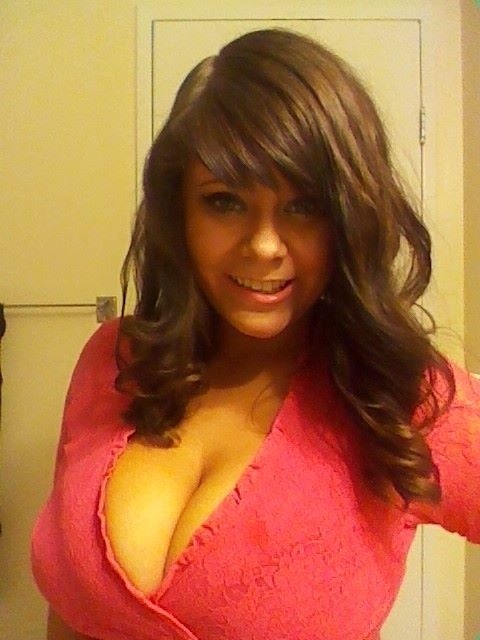 sexxyshaybabe:  First pic of the start of my blog feeling really horny at the time