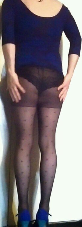 lillysissyrose: Daddy loves me in my tights, im so happy it pleases daddy Very nice&hellip;alway