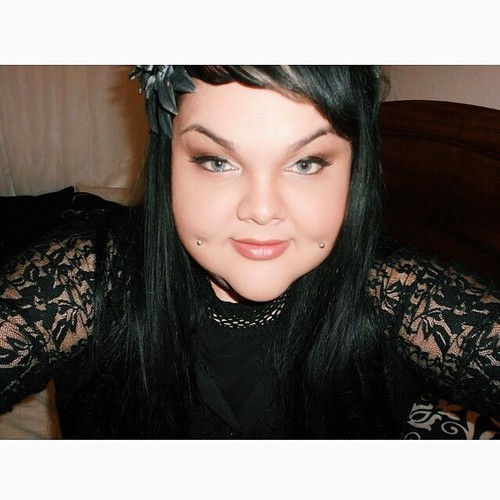 Name: Jae
Age :22
City: Fresno, Ca
Piercings Shown: Dimples
Piercings Not Shown: finger, nipples, septum,
Retired Piercings: tongue
Submitted by http://dementionz.tumblr.com