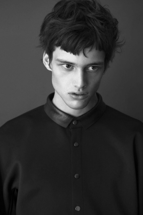 manniskorarkonstiga:  Sylvester Ulv Henriksen photographed by Emmanuel Giraud for 160g Magazine 