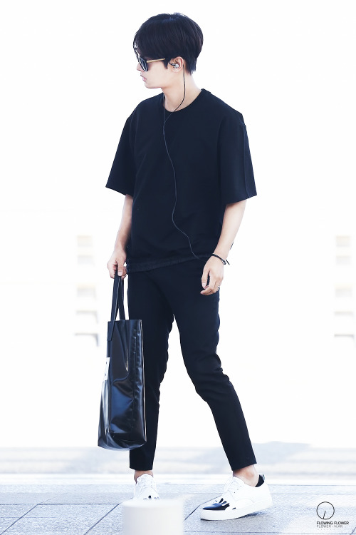 chakawaii:  cr: FLOWING FLOWER ♡ please do not edit.