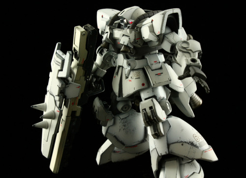 ani-plamo:  1/144 HGBFT Dom R35 Customby komonoya - [blog]