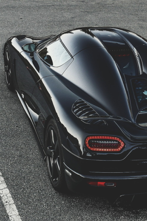Sex ikwt:    Koenigsegg Agera R (Nathan Craig) pictures