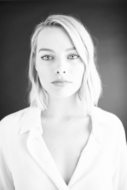 billykidd:  Margot Robbie was shot by Billy