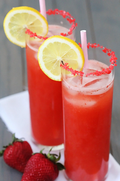 yellowgreenfarmersmarket: Sparkling Strawberry Lemonade #StayRefreshed