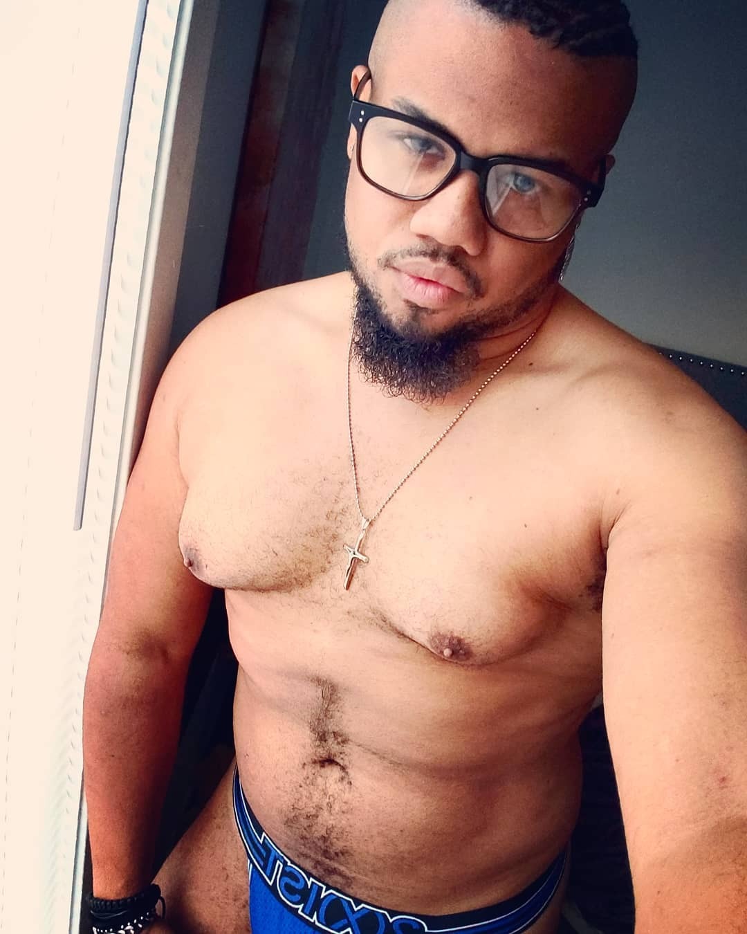 bearhub:www.instagram.com/zeus214/