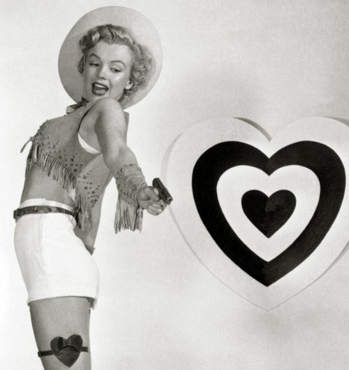 XXX Marilyn Monroe photo