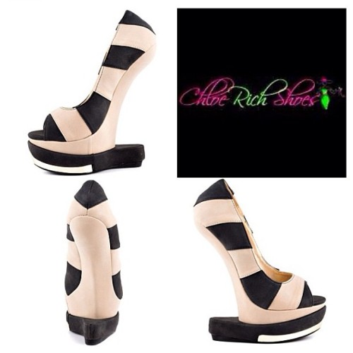 Go against the #ChloeRichShoes #Grain in this #unique #pump. A #black & #white large #striped #u